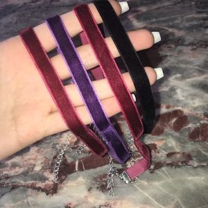 ♥️Super Cute Velvet Choker Set!♥️